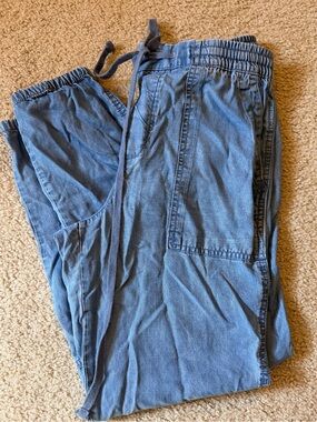 Gap women’s jogger pants